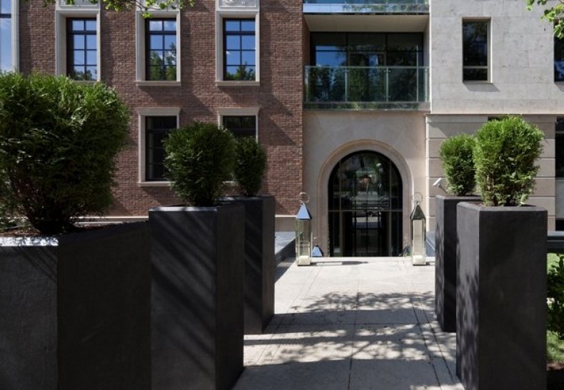 �� Barkli Virgin House, �. �������������